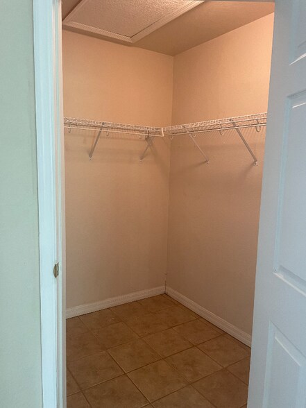 Building Photo - 145 Reserve Cir