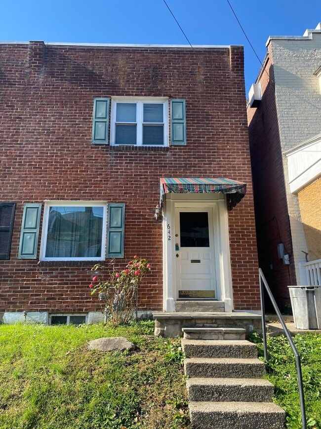 Building Photo - 642 N MARY St