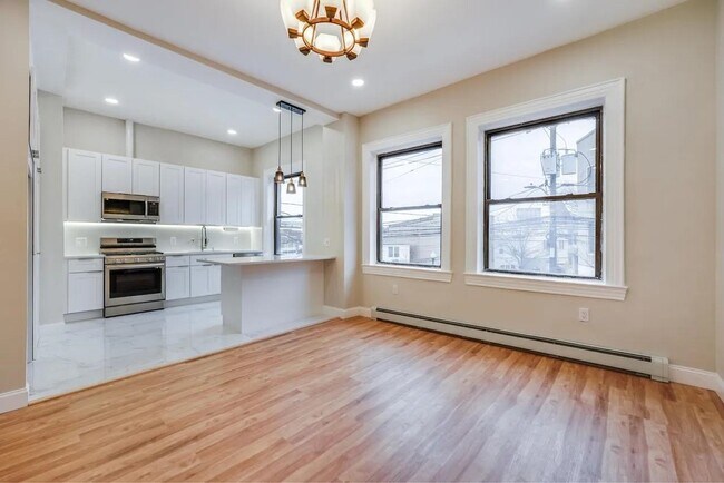 Building Photo - 3302 Palisade Ave