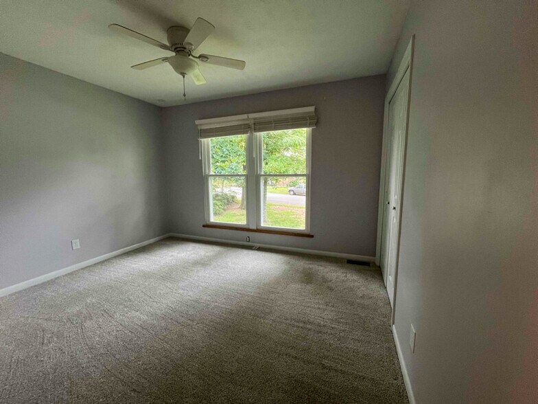 Building Photo - 2725 Shropshire Blvd