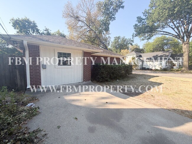 Building Photo - 121 N 24th St