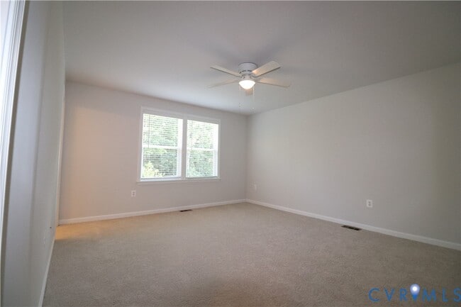 Building Photo - 419 Burden Dr