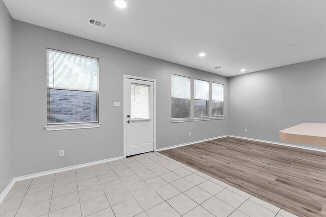 Building Photo - 16007 Sandy Path Ln