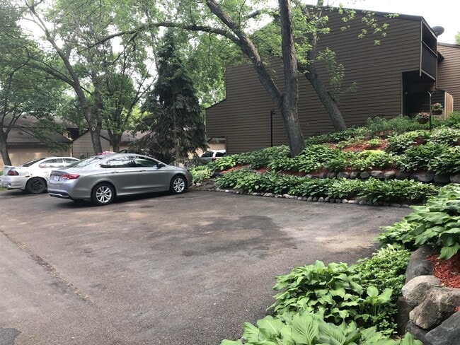 Building Photo - 362 W Eagle Lake Dr