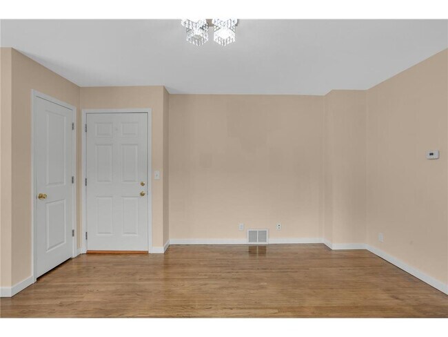 Building Photo - 4949 Jackson St NE