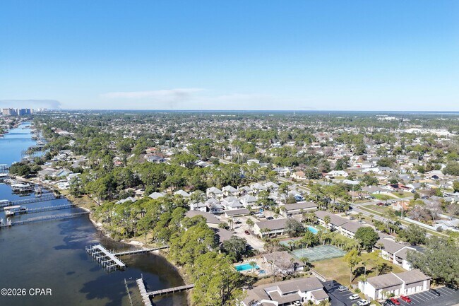 Building Photo - 6903 N Lagoon Dr