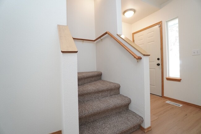 Building Photo - 231 N Paradise Ave