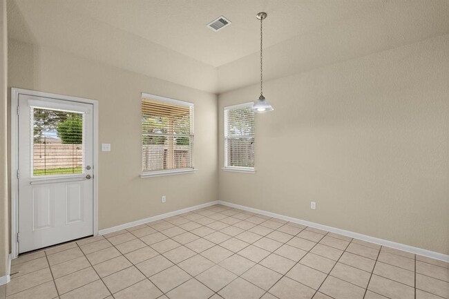 Building Photo - 26350 Longview Creek Dr