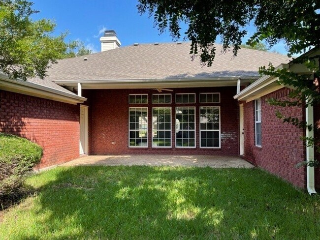 Building Photo - Available Now! No Pets! Beautiful 4 bed/2....