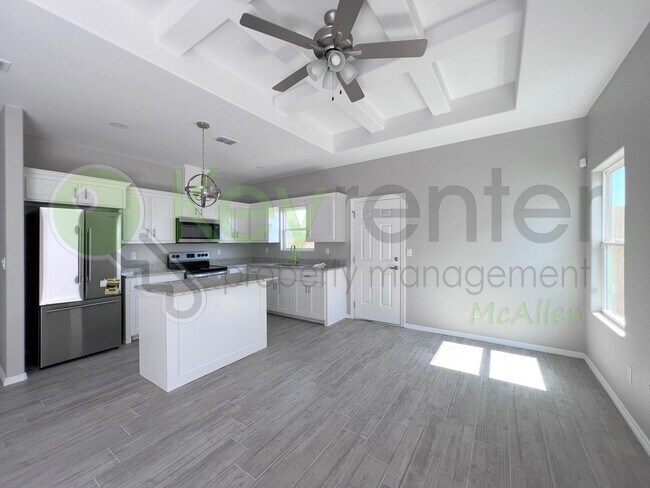 Building Photo - 1812 Redbud Ln