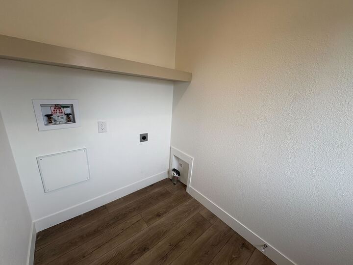 Building Photo - 2060 N Center St