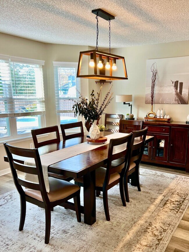 Building Photo - Charming 3-Bedroom Home with Modern Upgrad...