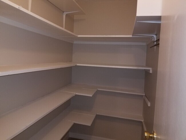 Building Photo - Condo 1 bedroom 1 bath