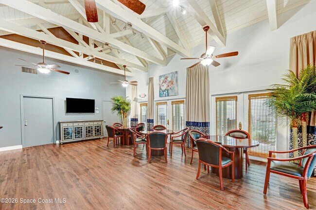 Building Photo - 7667 N Wickham Rd