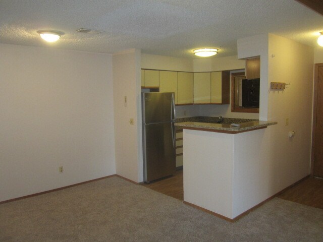 Building Photo - Large Updated One Bedroom Gold Run Condo!  Perfect Location!