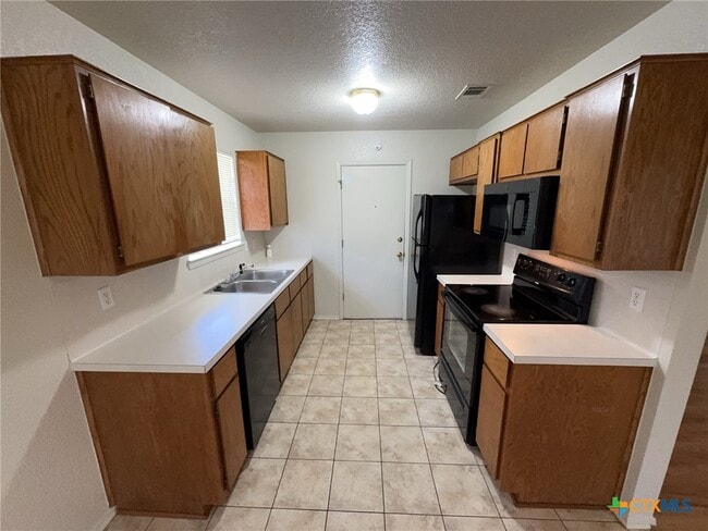 Building Photo - 621 Deloris Dr