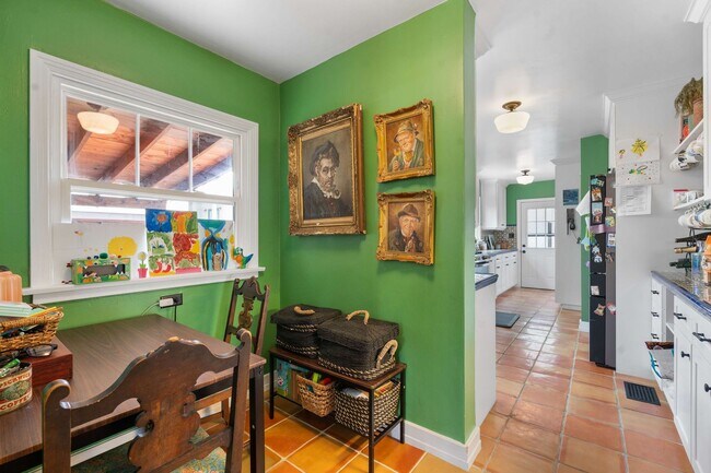 Building Photo - Historic Charm Meets Modern Living – Stunning 5 Bedroom Home on Iconic Myrtle Avenue