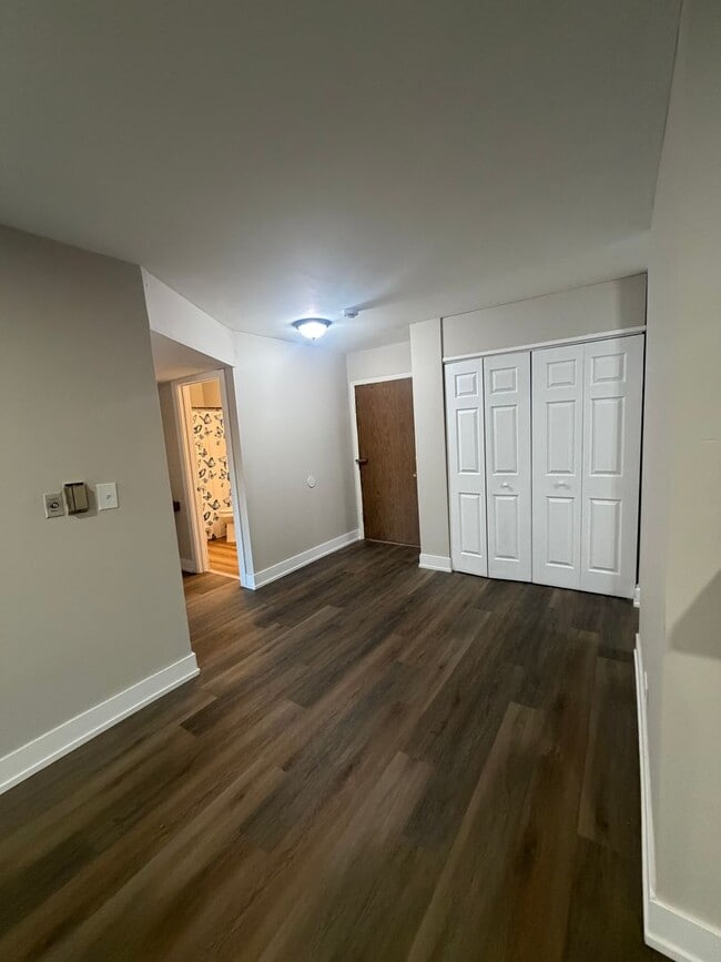 Building Photo - 1000 Bayside Dr.  2378