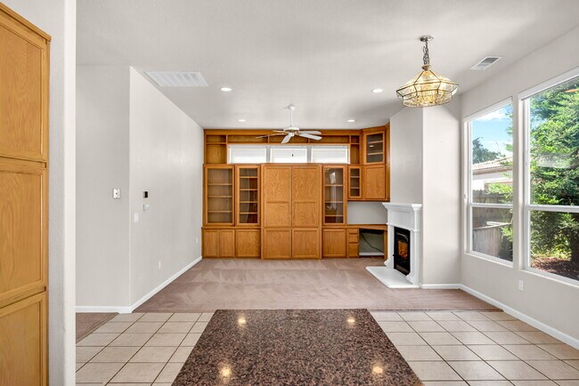 Building Photo - Move-In Ready 4-Bed, 3-Bath Gem in a Covet...