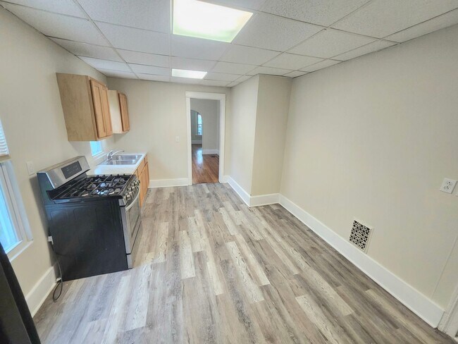 Building Photo - 357 Columbia Ave