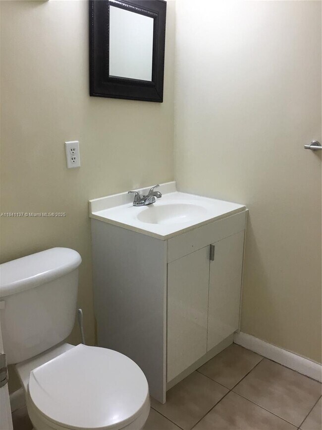 Building Photo - 6312 SW 139th Ct
