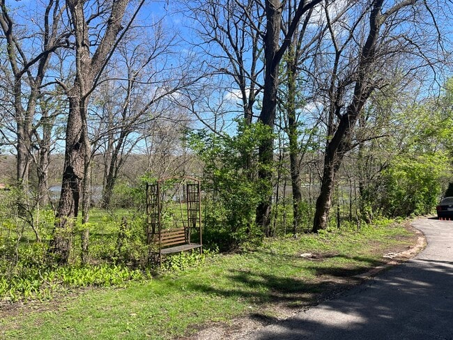 Building Photo - 6N403 State Rte 31