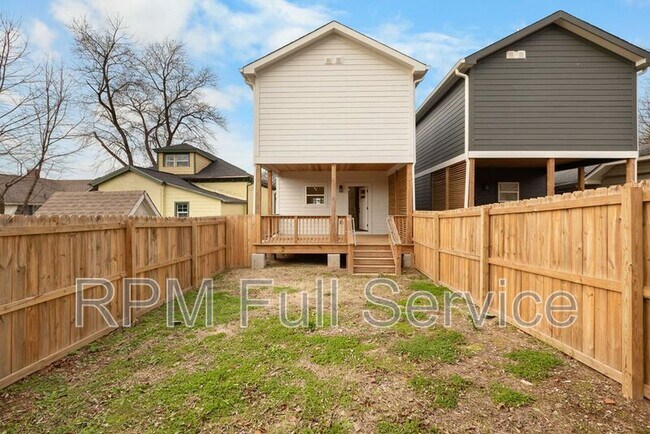 Building Photo - 1715B Heiman Street