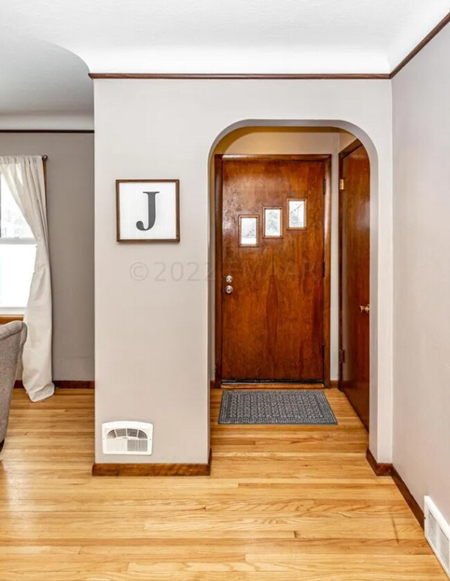 Building Photo - 1622 3rd St S