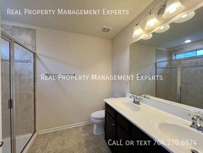 Building Photo - 4019 Zilker Park Dr