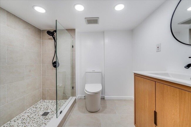 Building Photo - 4 Rademan Pl