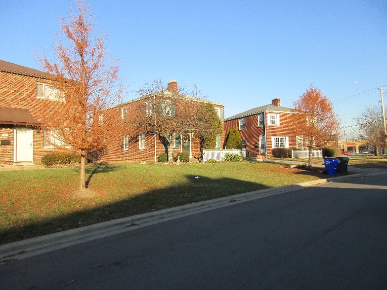 Building Photo - 1862 Kentwell Rd