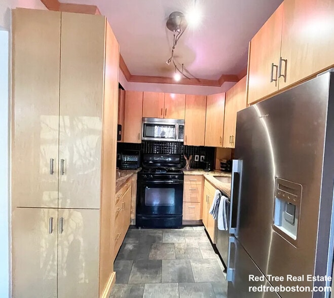 Building Photo - 45 Hemenway St