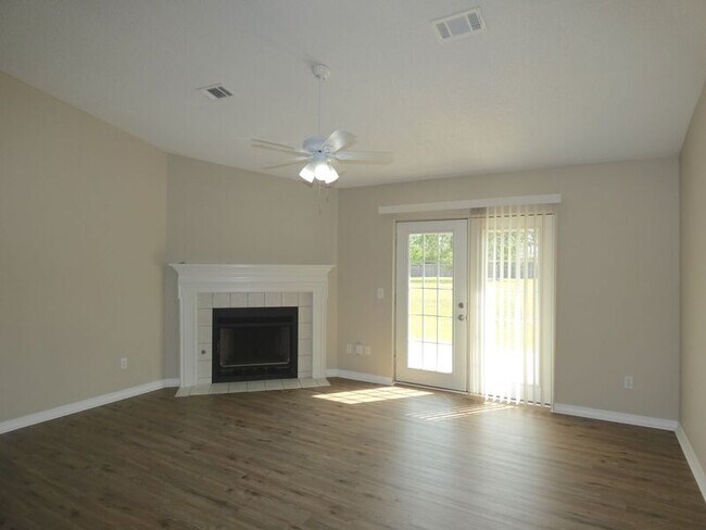 Building Photo - 5087 Cassia Dr