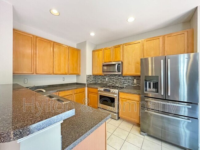 Building Photo - 15716 Palermo Terrace