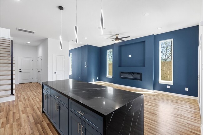 Building Photo - 5406 Longmeadow St