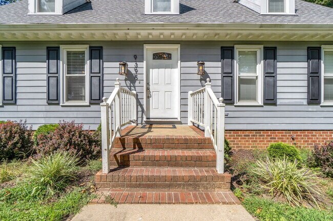 Building Photo - 9395 Blacksmith Dr