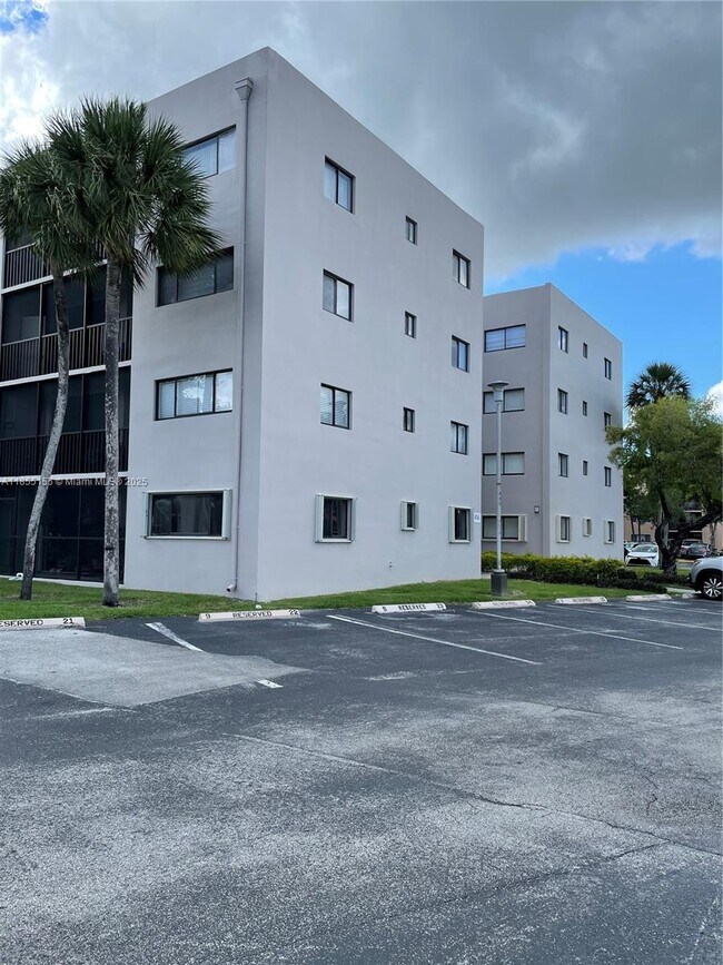 Building Photo - 8760 SW 133rd Avenue Rd