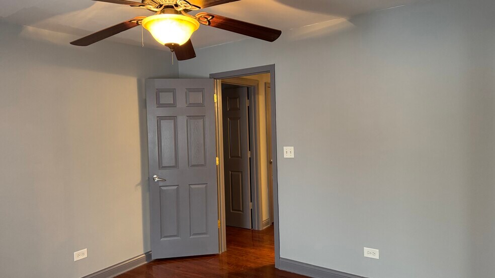 Building Photo - 9S060 Lake Dr