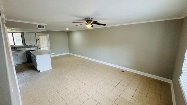 Building Photo - ! Beautiful 2BA/1.5BR Townhome in Gulf Highlands!