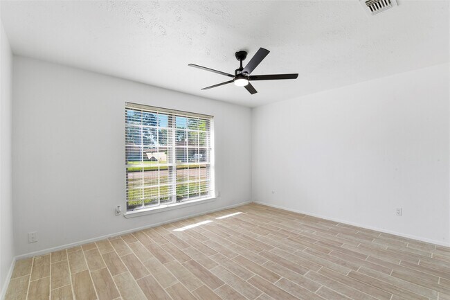 Building Photo - 16318 Cypress Point Dr