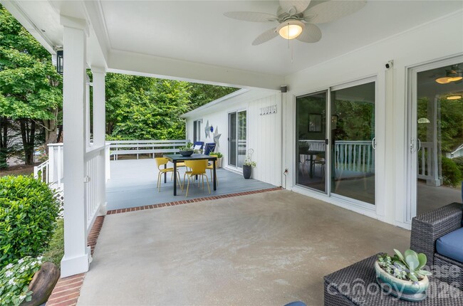 Building Photo - 108 Surfside Rd