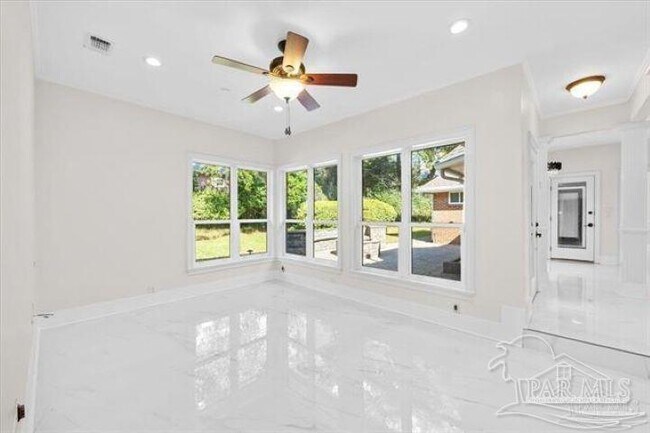 Building Photo - 4700 Bohemia Dr