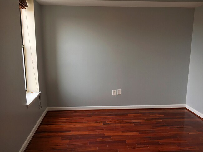 Room for Queen Bed & Desk - 1763 Columbia Rd NW