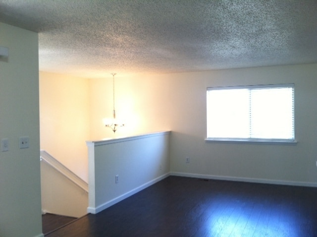 Building Photo - Newly Updated 2 bedroom Condo - Backs to Open Space, Very Private