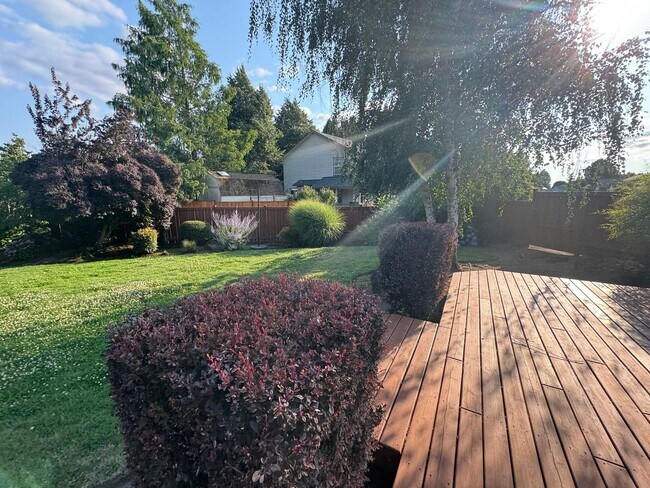 Building Photo - Beautiful 3 Bedroom In Eugene MOVE IN SPECIAL $300 off 1st month rent