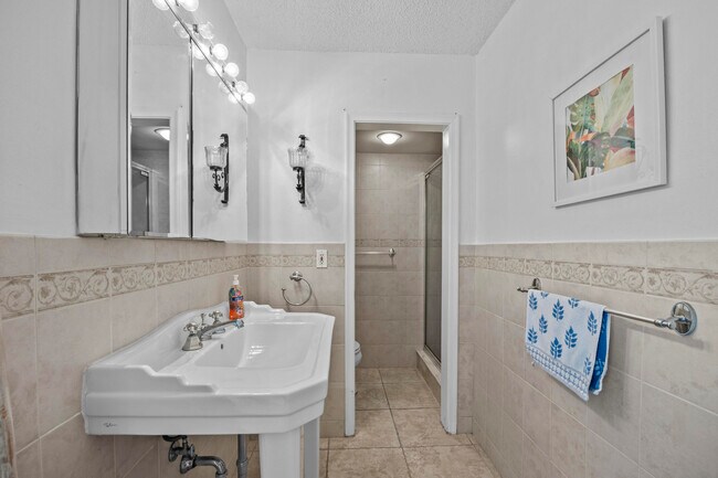 Building Photo - 311 E Ocean Ave