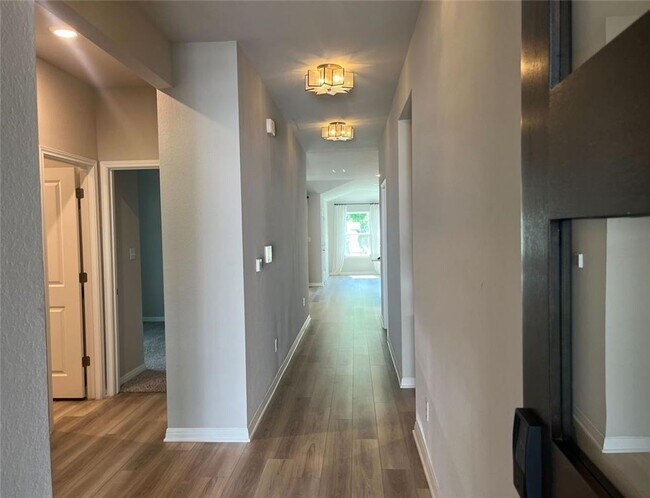Building Photo - Charming 1-story home in South Austin!