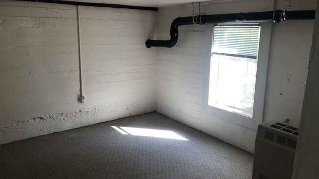 Building Photo - 513-515-515 NE Kamiaken St