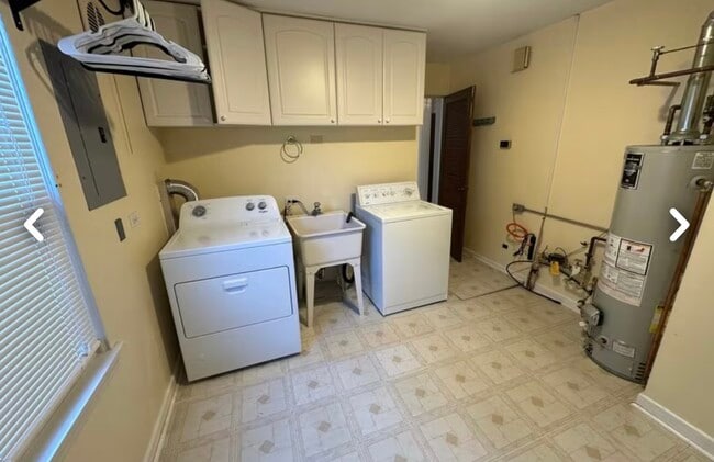 Building Photo - 228 S Hawthorne Ave