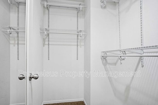 Building Photo - 1608 White Hickory Pl